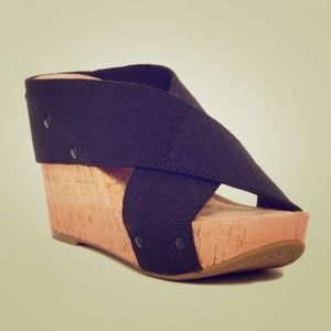 Lucky 🍀 brand wedge *PLEASE READ DESCRIPTION